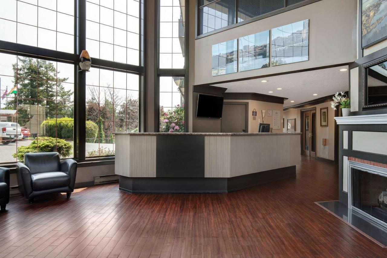 Days By Wyndham Uptown Victoria