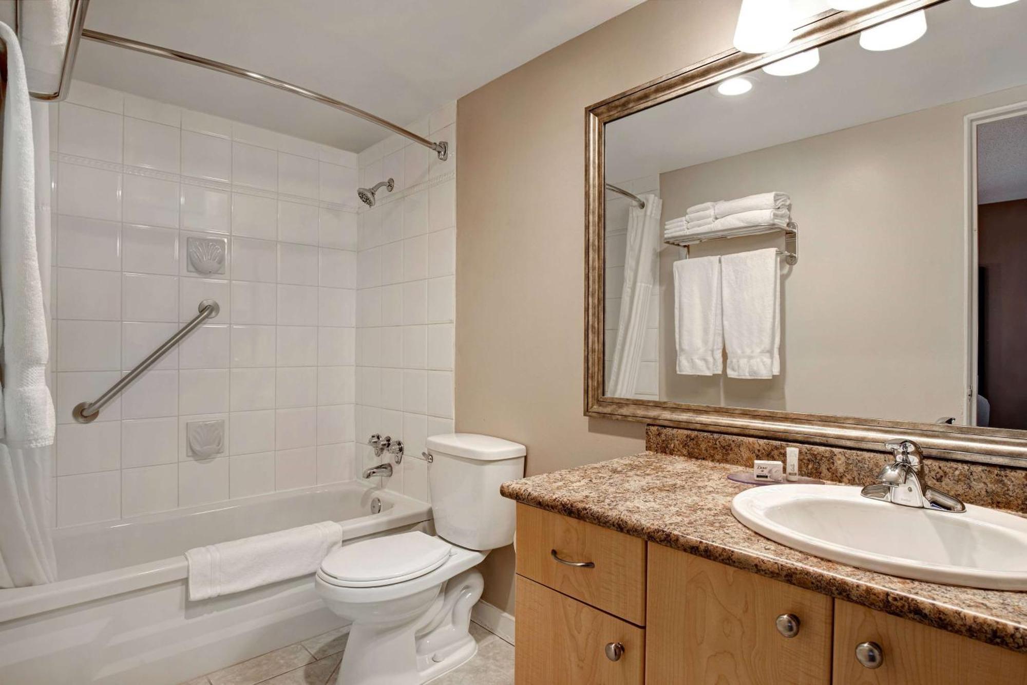 Hotel Days By Wyndham Uptown 3*