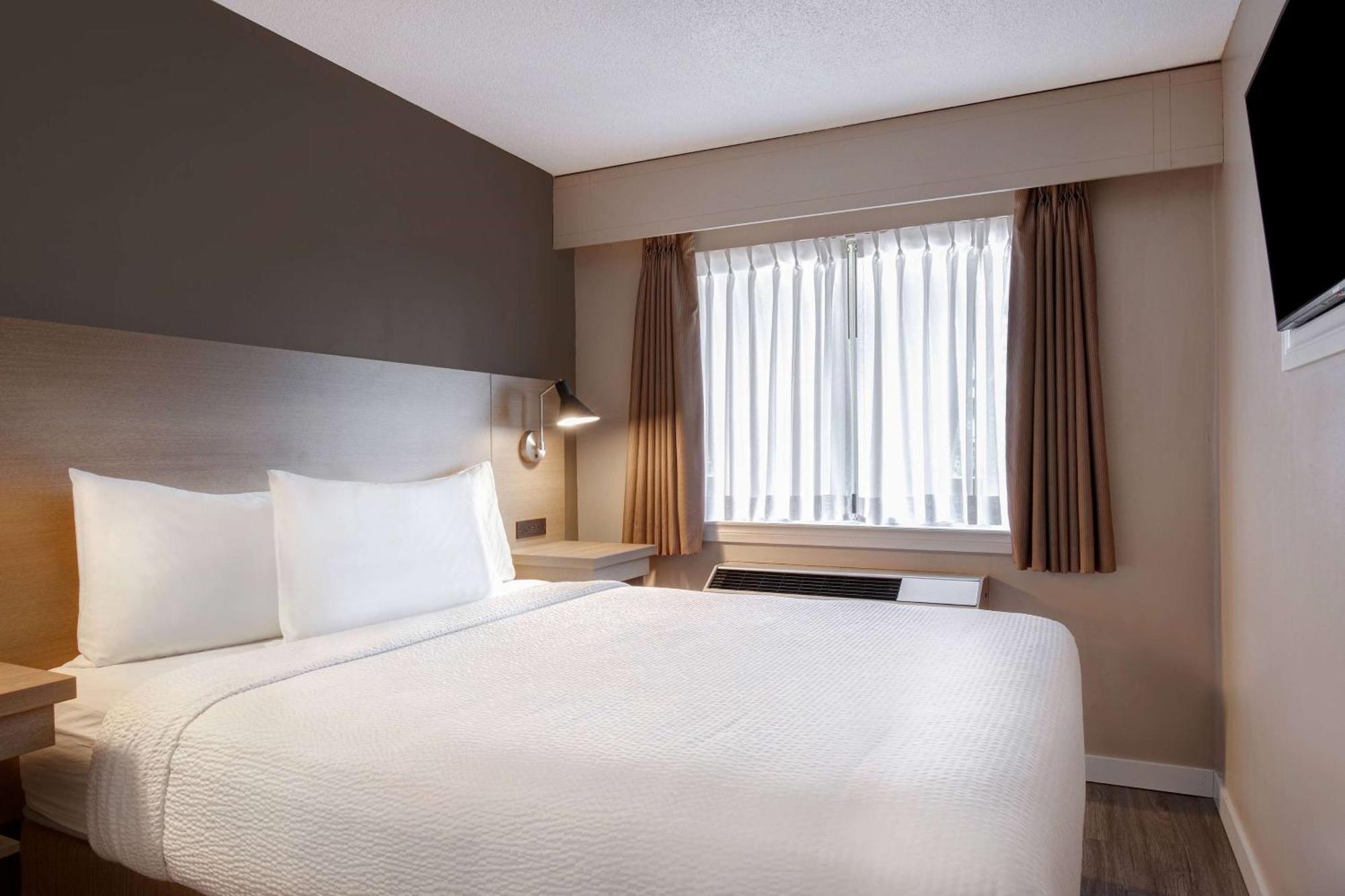 Days By Wyndham Uptown 3*