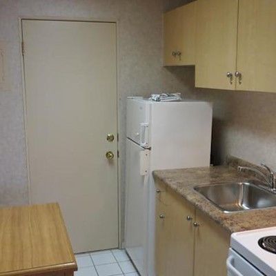 Hotel Days By Wyndham Uptown