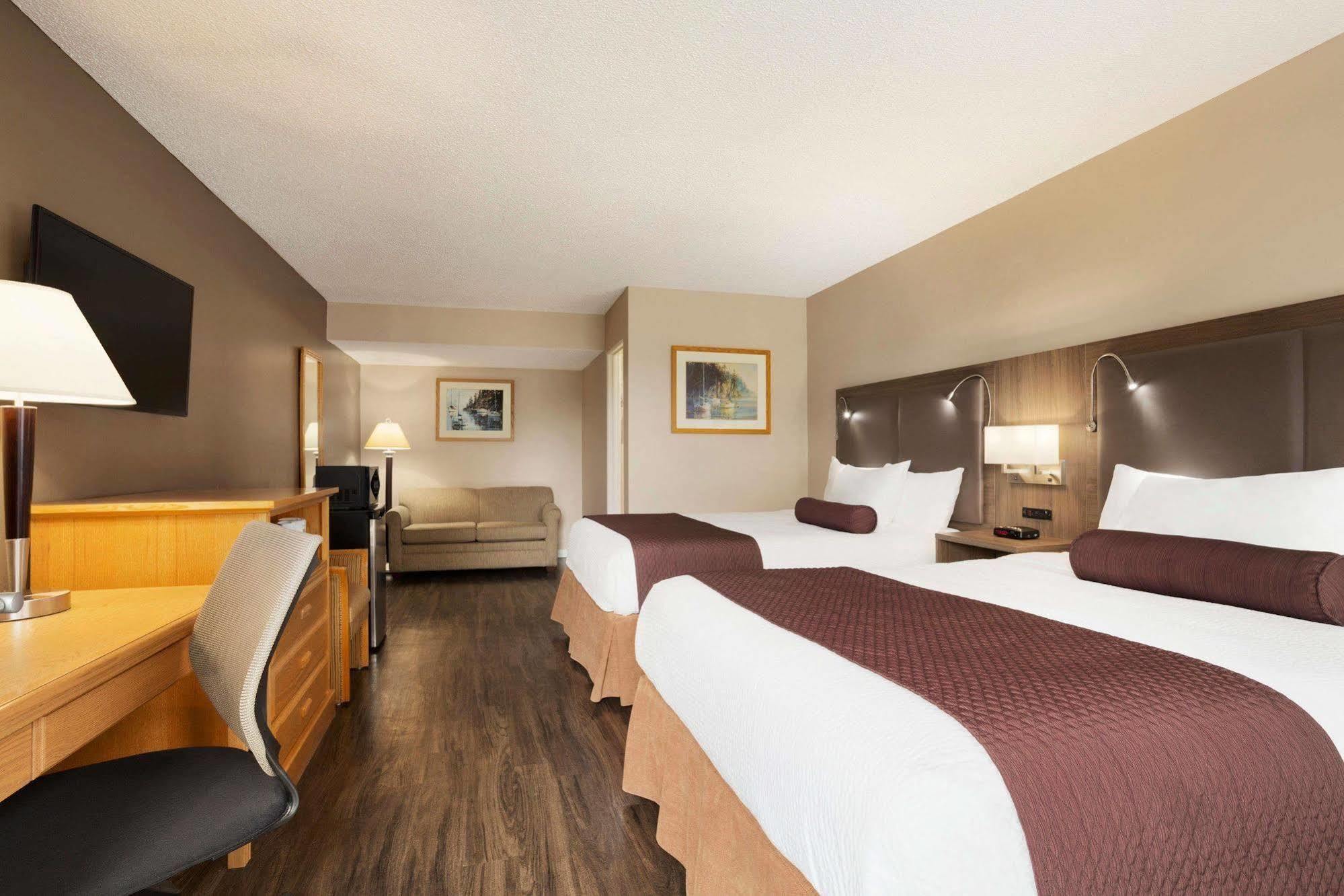 Days By Wyndham Uptown Hotel Victoria