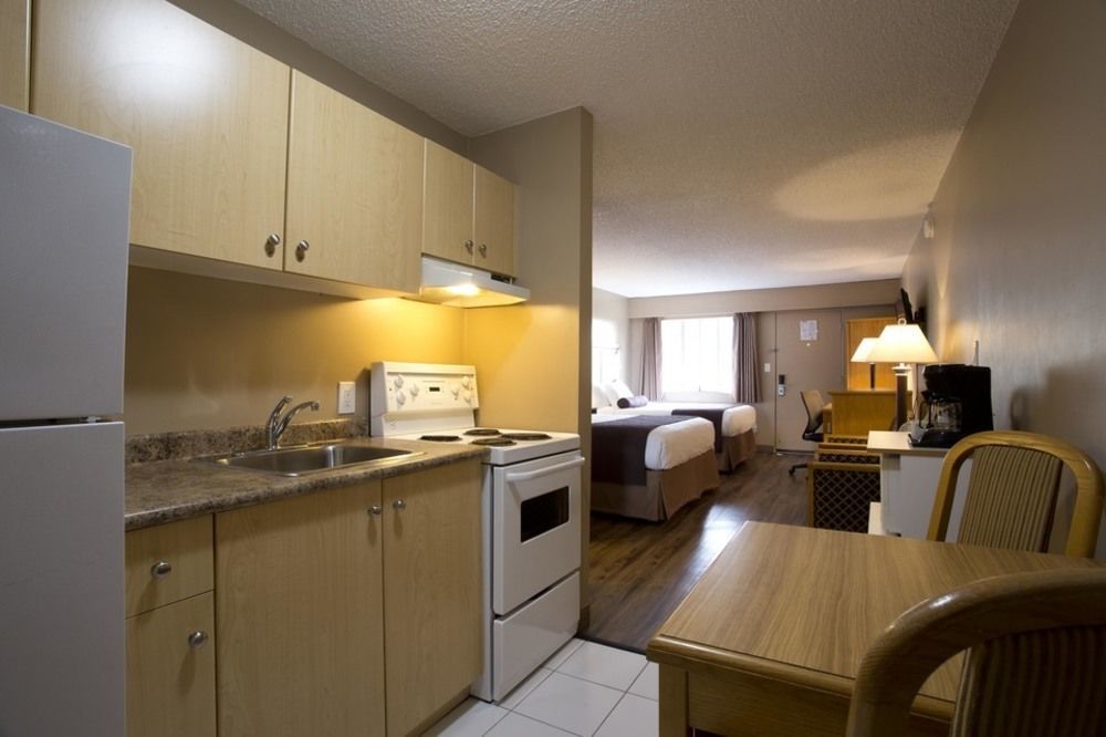 Hotel Days By Wyndham Uptown